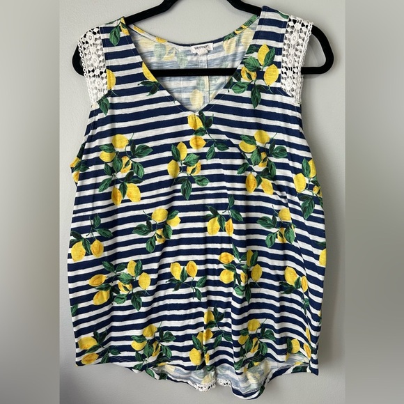 Westport Tops - Westport size women’s XL Striped Lemon Print Top with Lace Detail